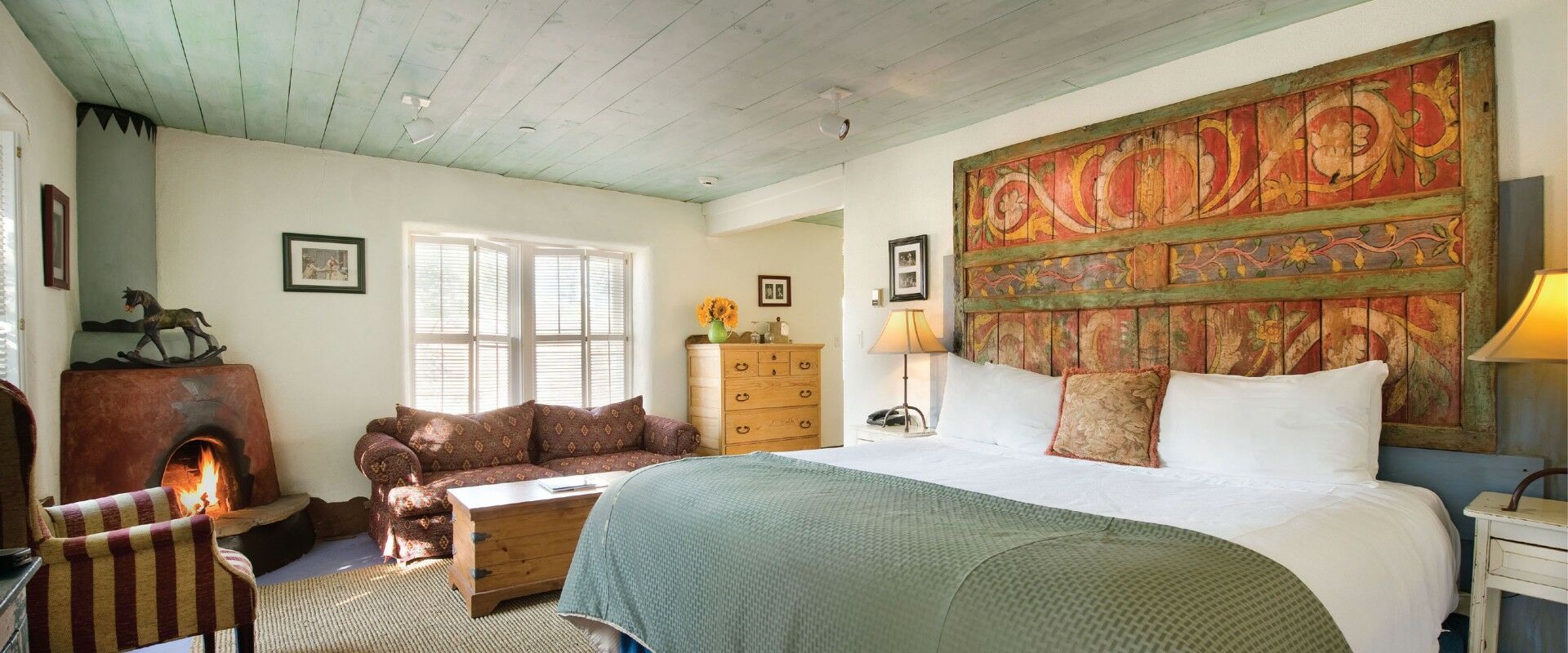 Las Palomas Santa Fe Room photo